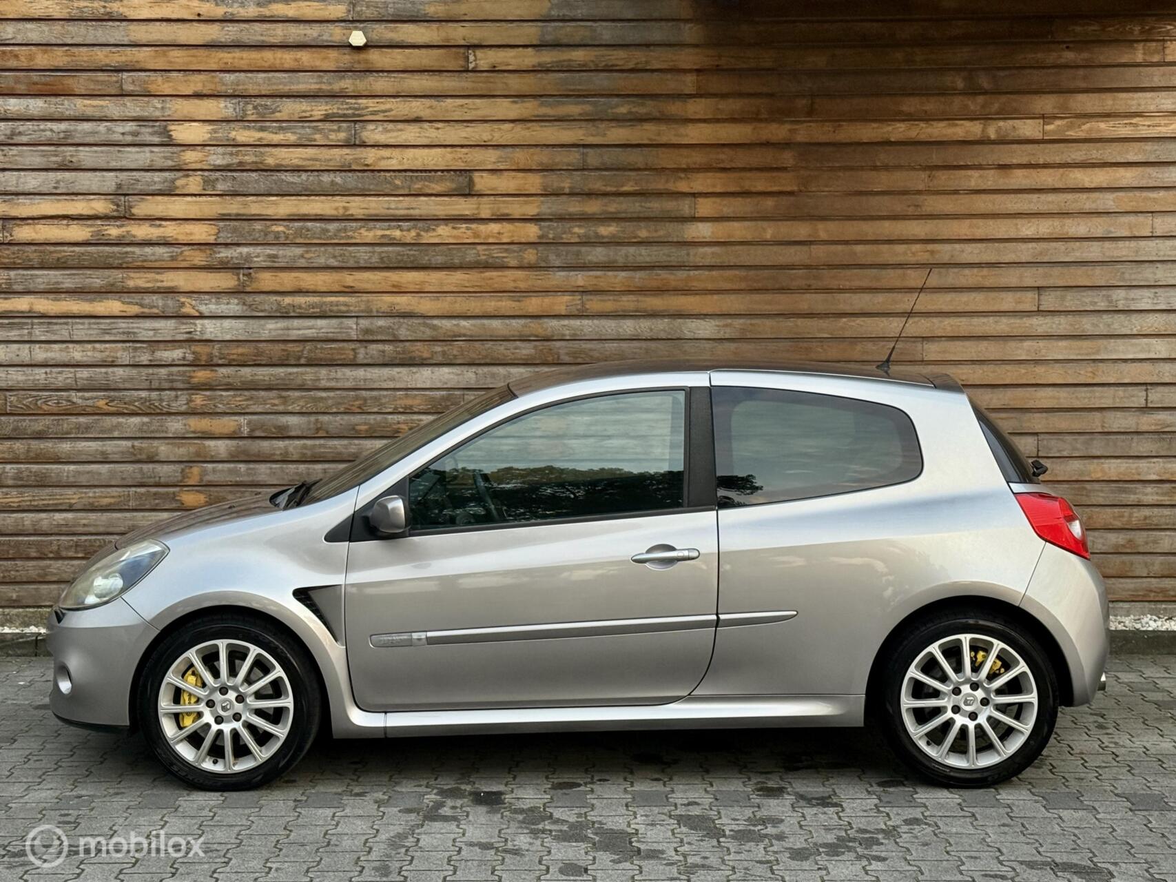 Renault Clio 2.0-16V RS 197 | Milltek | Origineel NL