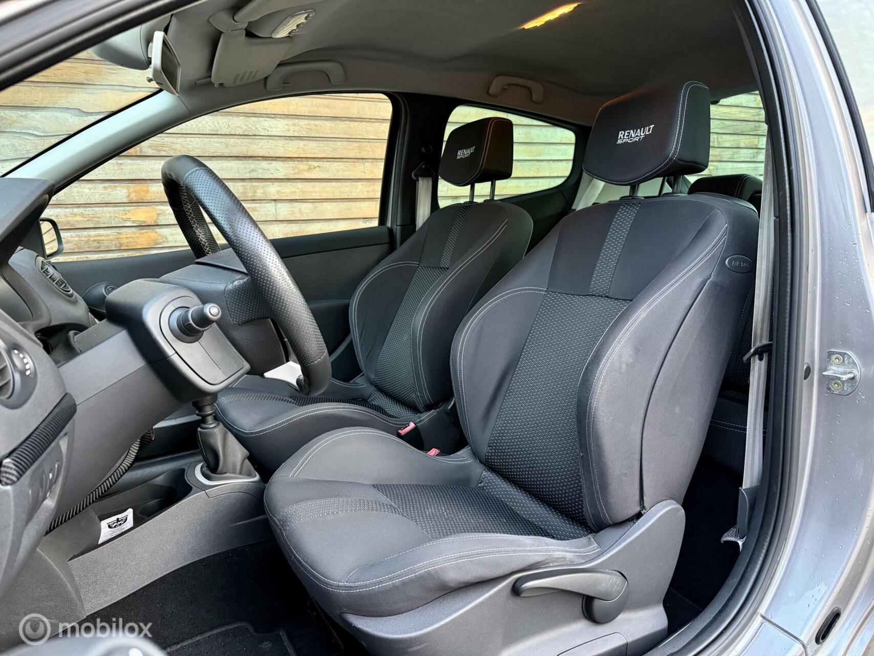 Renault Clio 2.0-16V RS 197 | Milltek | Origineel NL