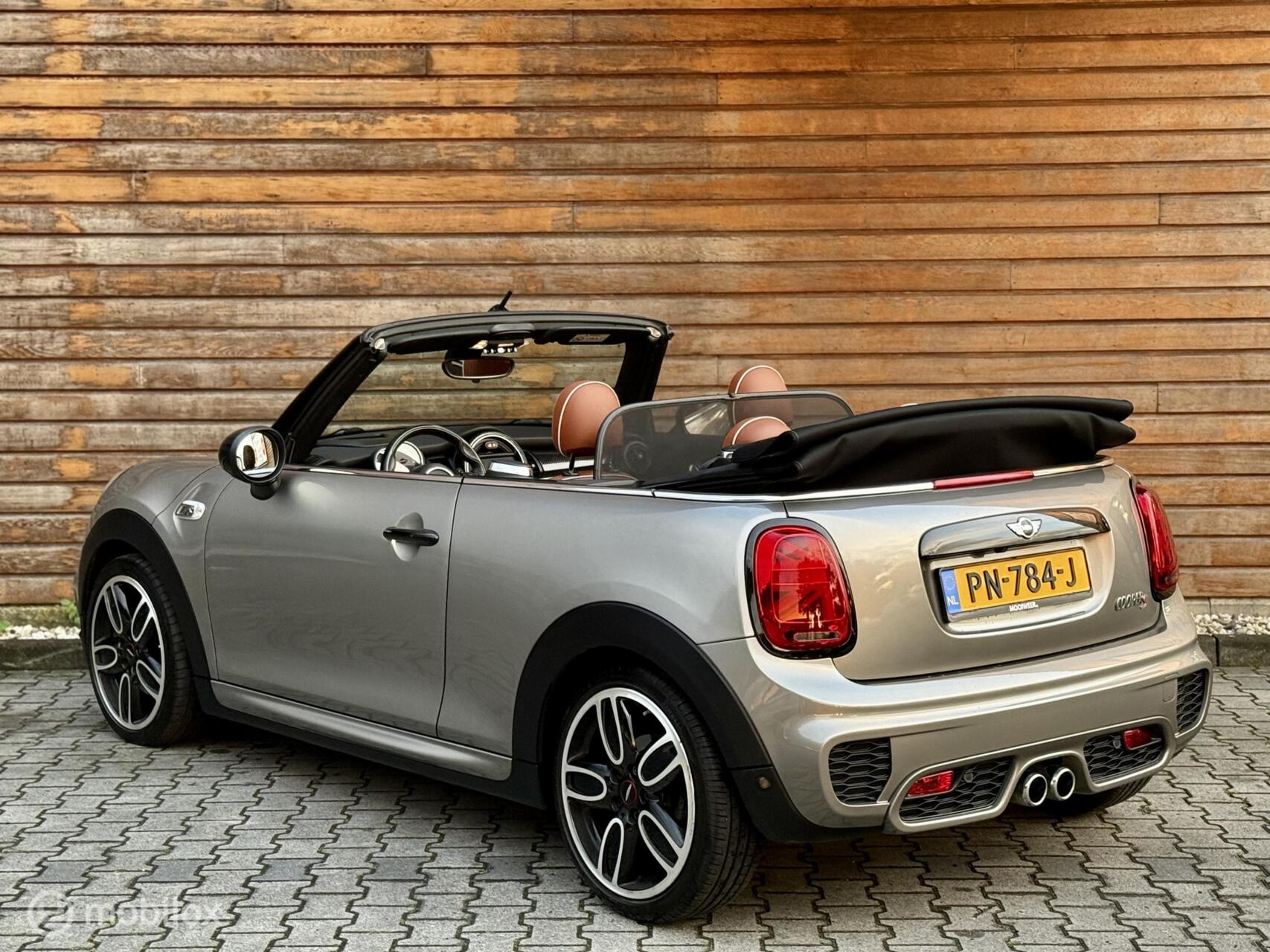 MINI Cooper S Cabrio 2.0 Chili | JCW pakket | Leder | HUD