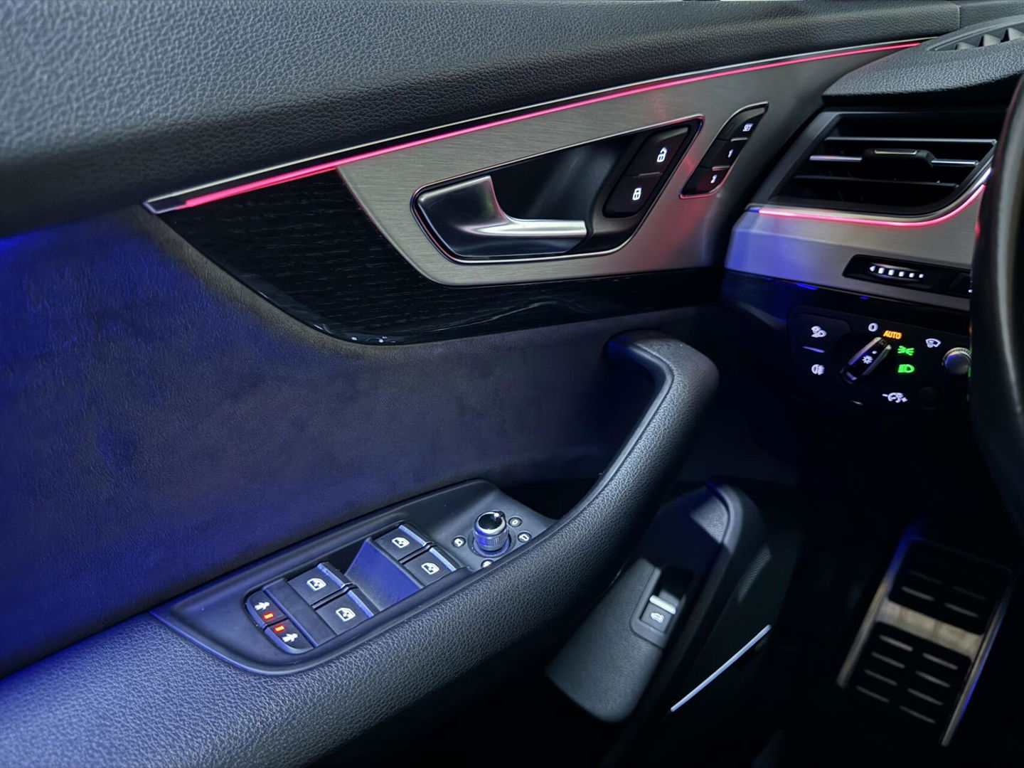 Audi SQ7 4.0 TDI V8T Quattro Pano RS-Seats HUD 360° Bose Luchtv.