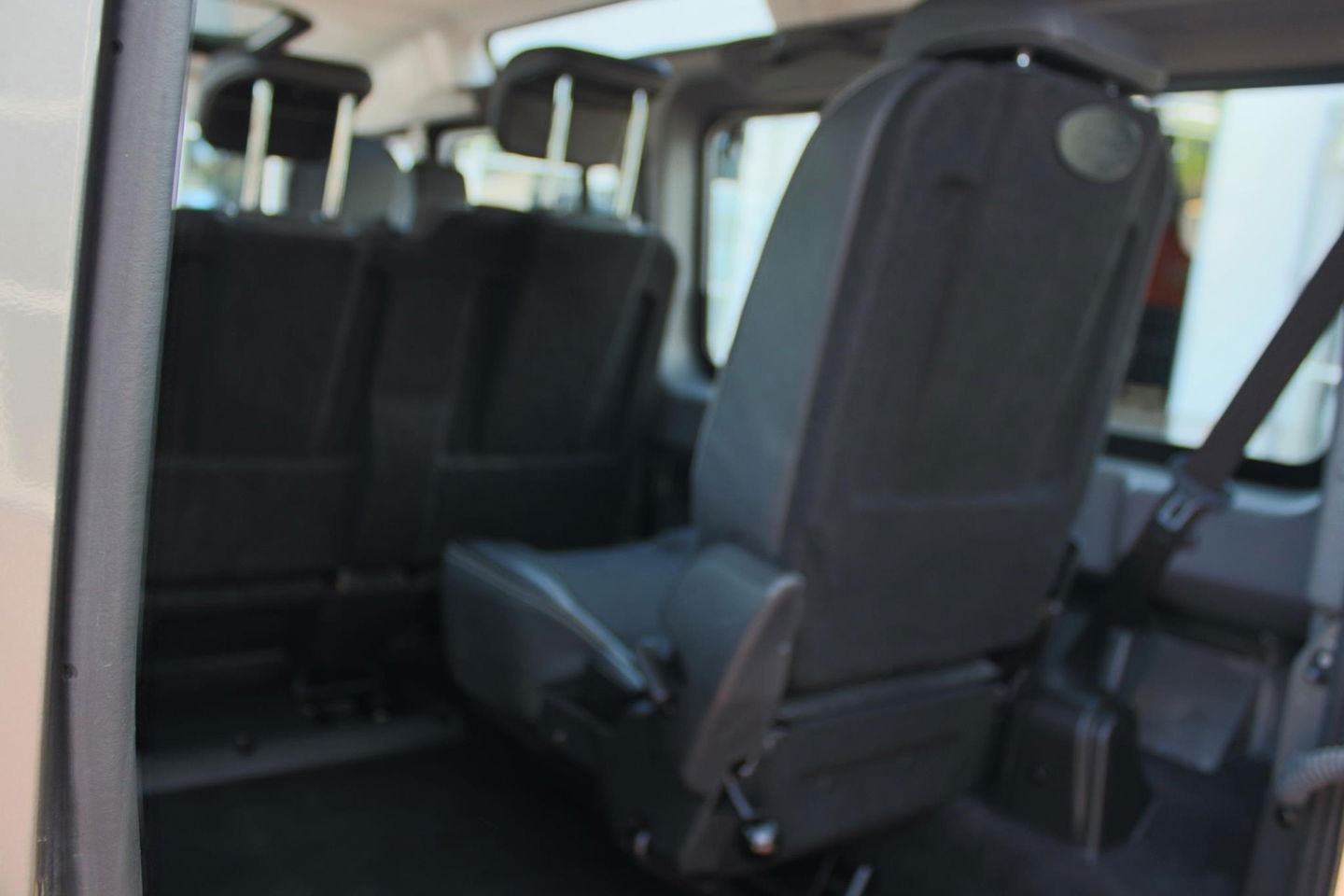 Land Rover Defender 2.4 TD 110 SW XTech „De Uiver" Special 7-Persoons 165 Pk 440 Nm + Cruise Control