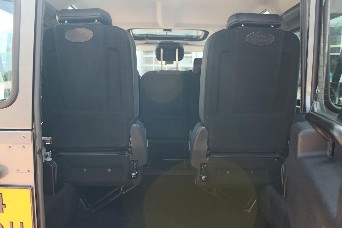 Land Rover Defender 2.4 TD 110 SW XTech „De Uiver" Special 7-Persoons 165 Pk 440 Nm + Cruise Control