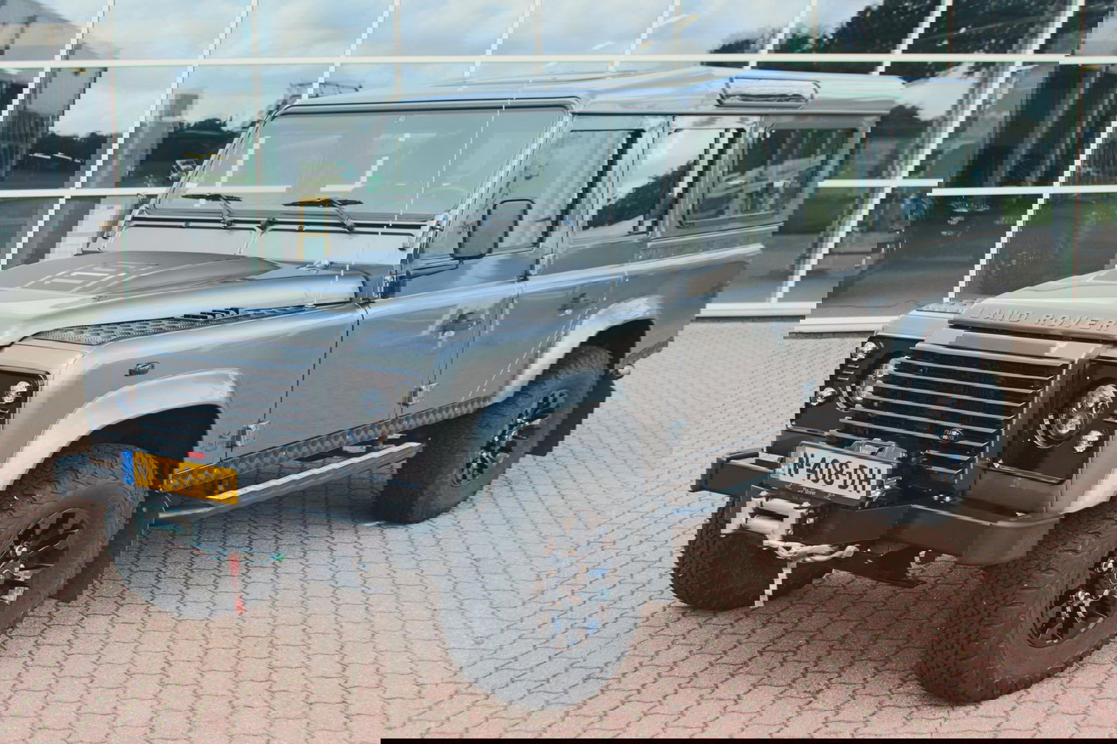 Land Rover Defender 2.4 TD 110 SW XTech „De Uiver" Special 7-Persoons 165 Pk 440 Nm + Cruise Control