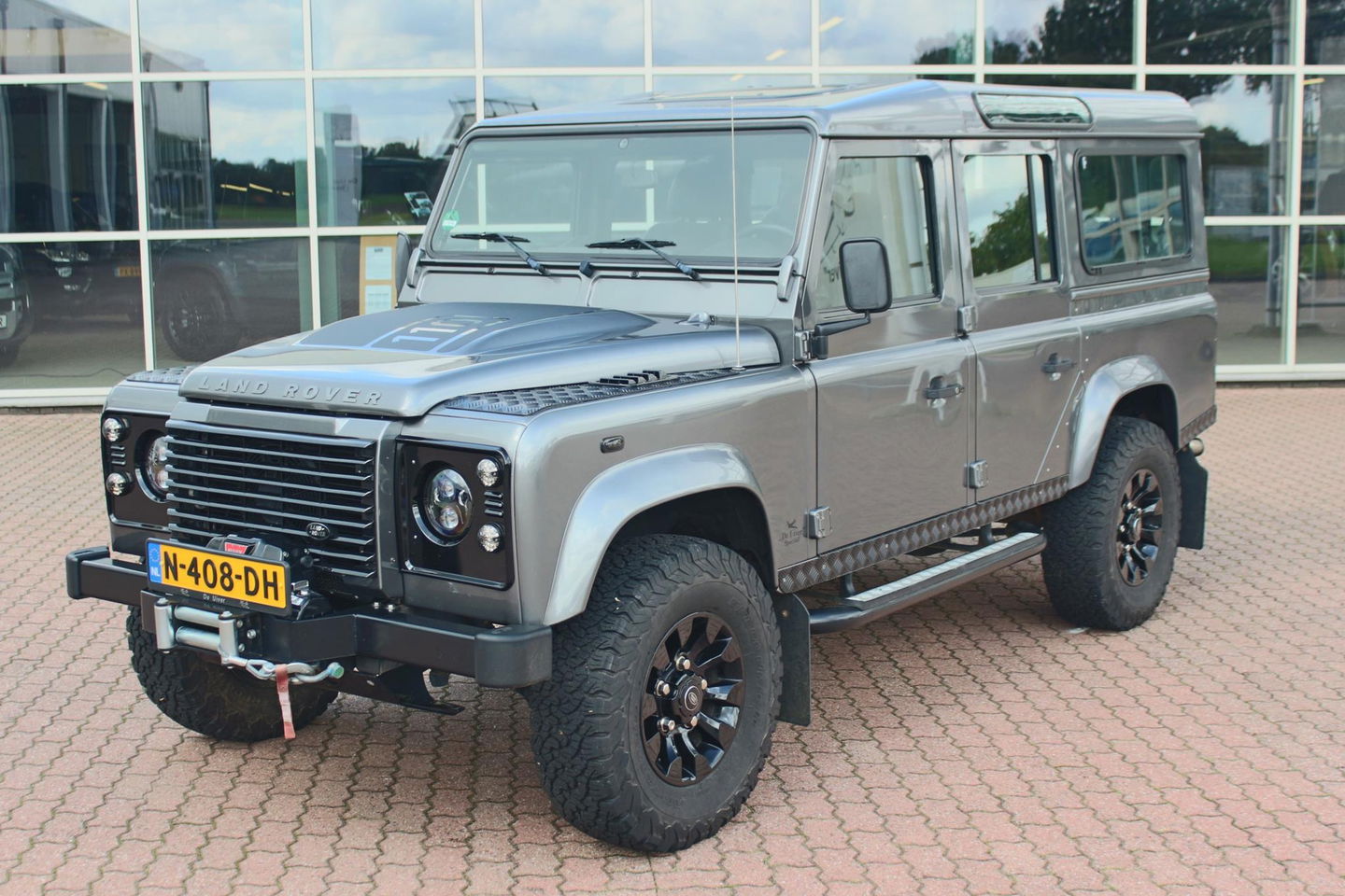 Land Rover Defender 2.4 TD 110 SW XTech „De Uiver" Special 7-Persoons 165 Pk 440 Nm + Cruise Control
