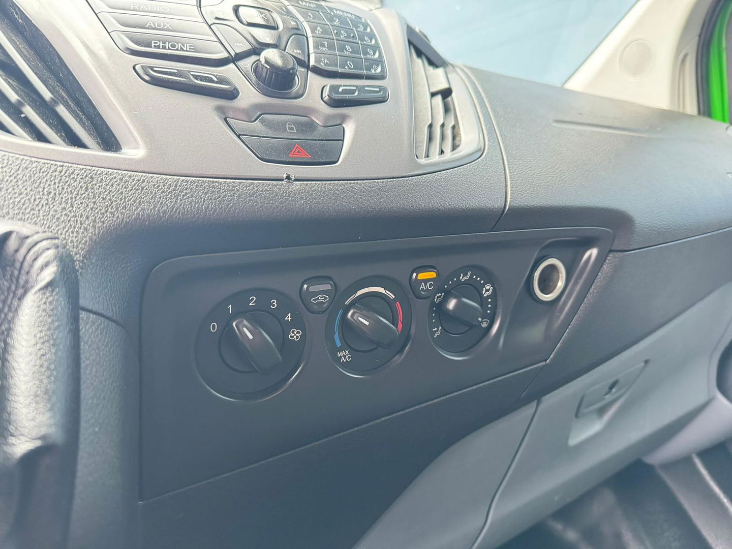 Ford Transit Custom 270 2.0 TDCI L1H1 Trend AIRCO / CRUISE CONTROLE / NAVI / EURO 6 / IMPERIAL