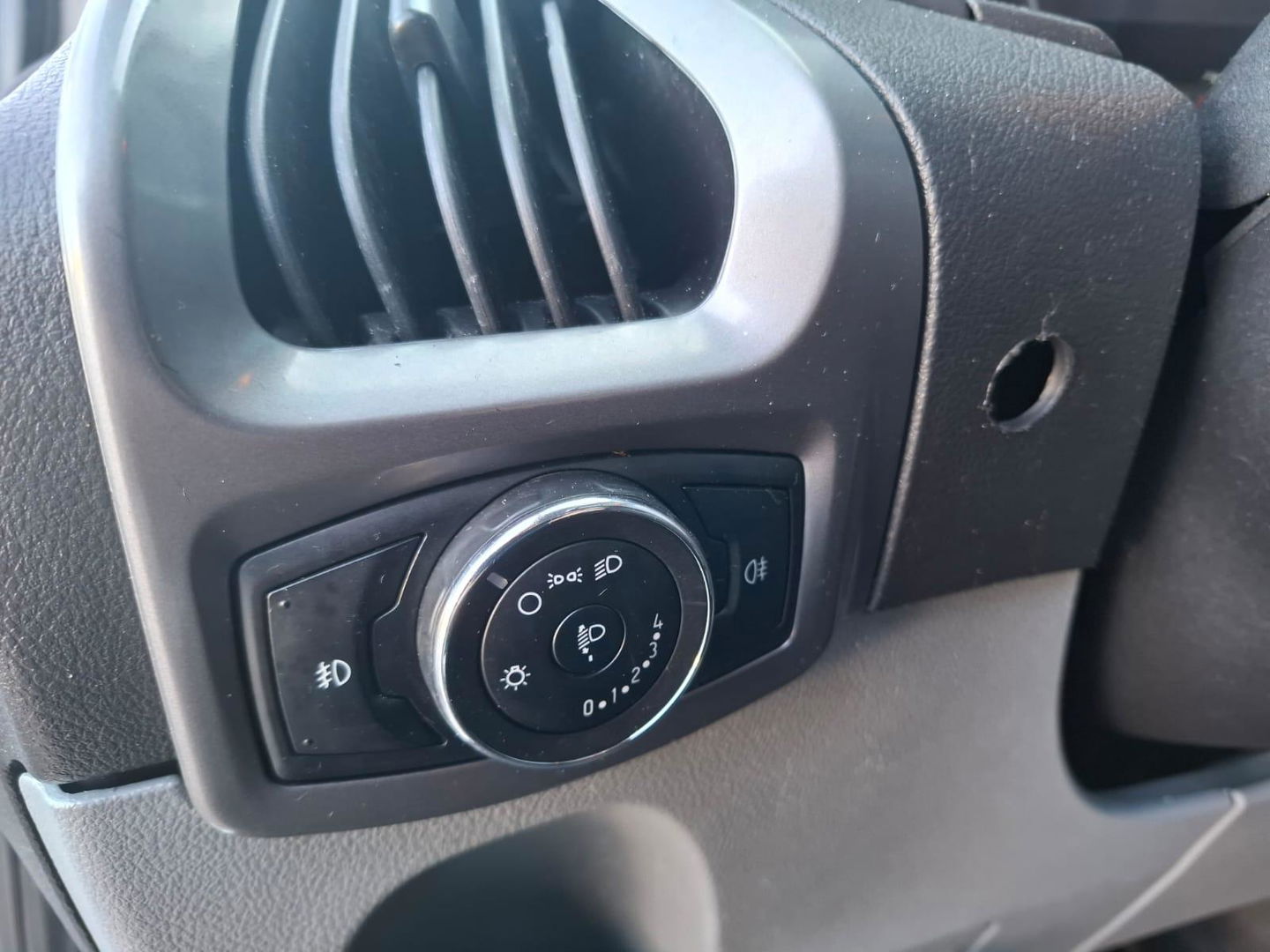 Ford Transit Custom 290 2.0 TDCI L1H1 Trend AIRCO / CRUISE CONTROLE / 3 ZITS / EURO 6