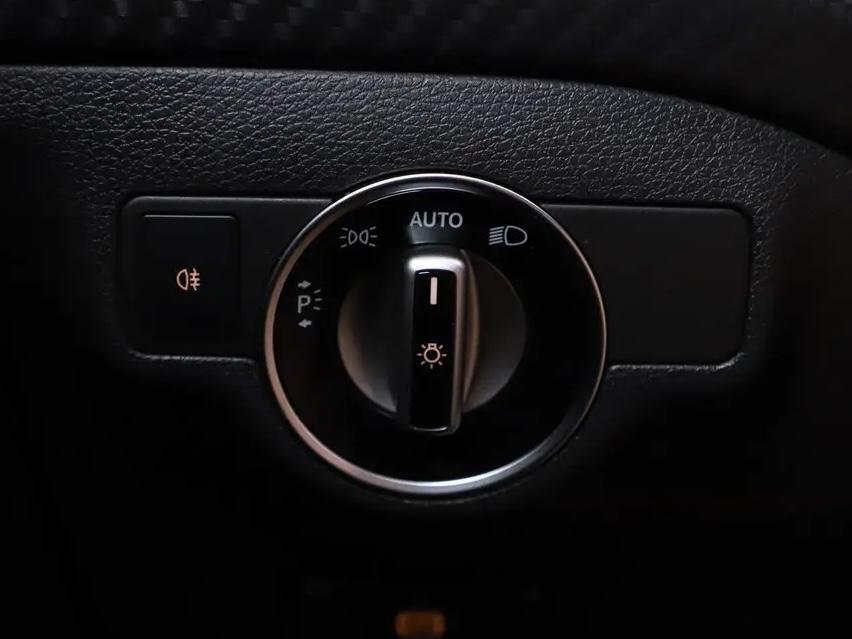 Mercedes-Benz A-Klasse 200 AMG Night Pano Navi Cruise Camera NAP