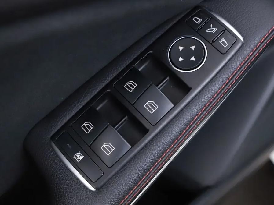 Mercedes-Benz A-Klasse 200 AMG Night Pano Navi Cruise Camera NAP