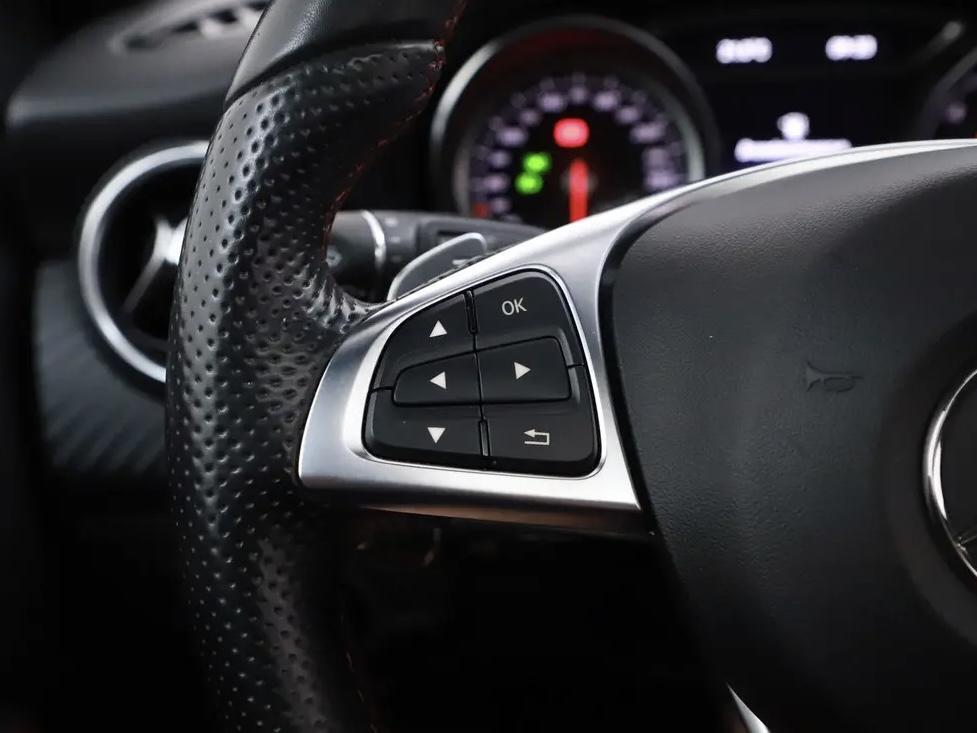 Mercedes-Benz A-Klasse 200 AMG Night Pano Navi Cruise Camera NAP