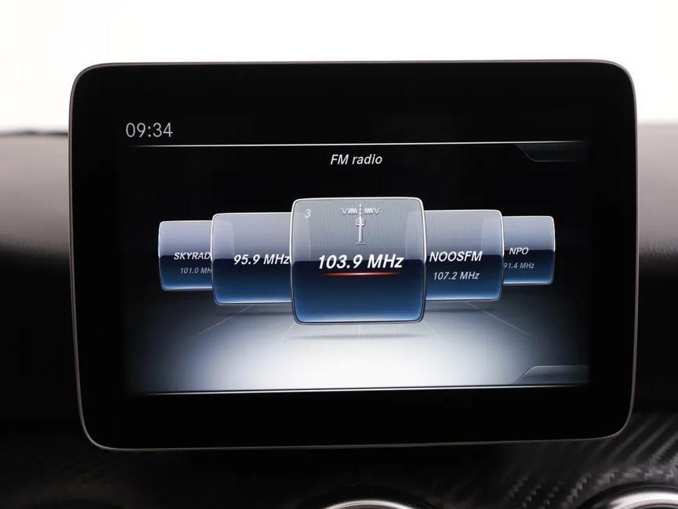 Mercedes-Benz A-Klasse 200 AMG Night Pano Navi Cruise Camera NAP