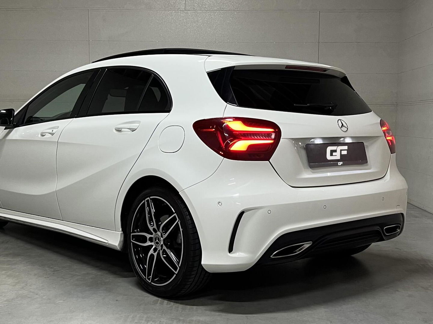 Mercedes-Benz A-Klasse 200 AMG Night Pano Navi Cruise Camera NAP