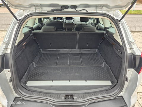 Ford Focus Wagon 1.0 EcoBoost Titanium, Nieuwe D-Riem, Trekhaak