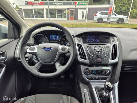 Ford Focus Wagon 1.0 EcoBoost Titanium, Nieuwe D-Riem, Trekhaak