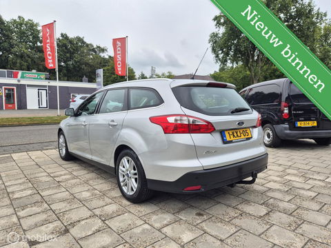 Ford Focus Wagon 1.0 EcoBoost Titanium, Nieuwe D-Riem, Trekhaak