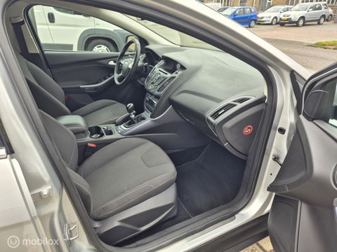 Ford Focus Wagon 1.0 EcoBoost Titanium, Nieuwe D-Riem, Trekhaak