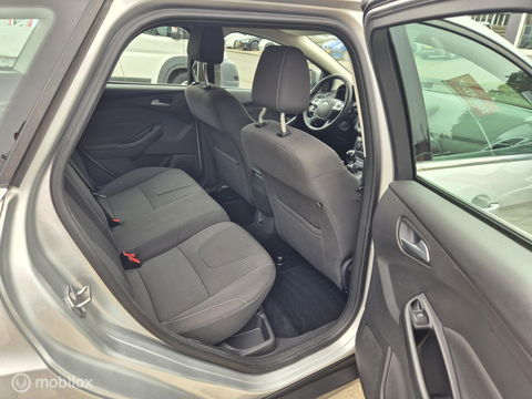 Ford Focus Wagon 1.0 EcoBoost Titanium, Nieuwe D-Riem, Trekhaak