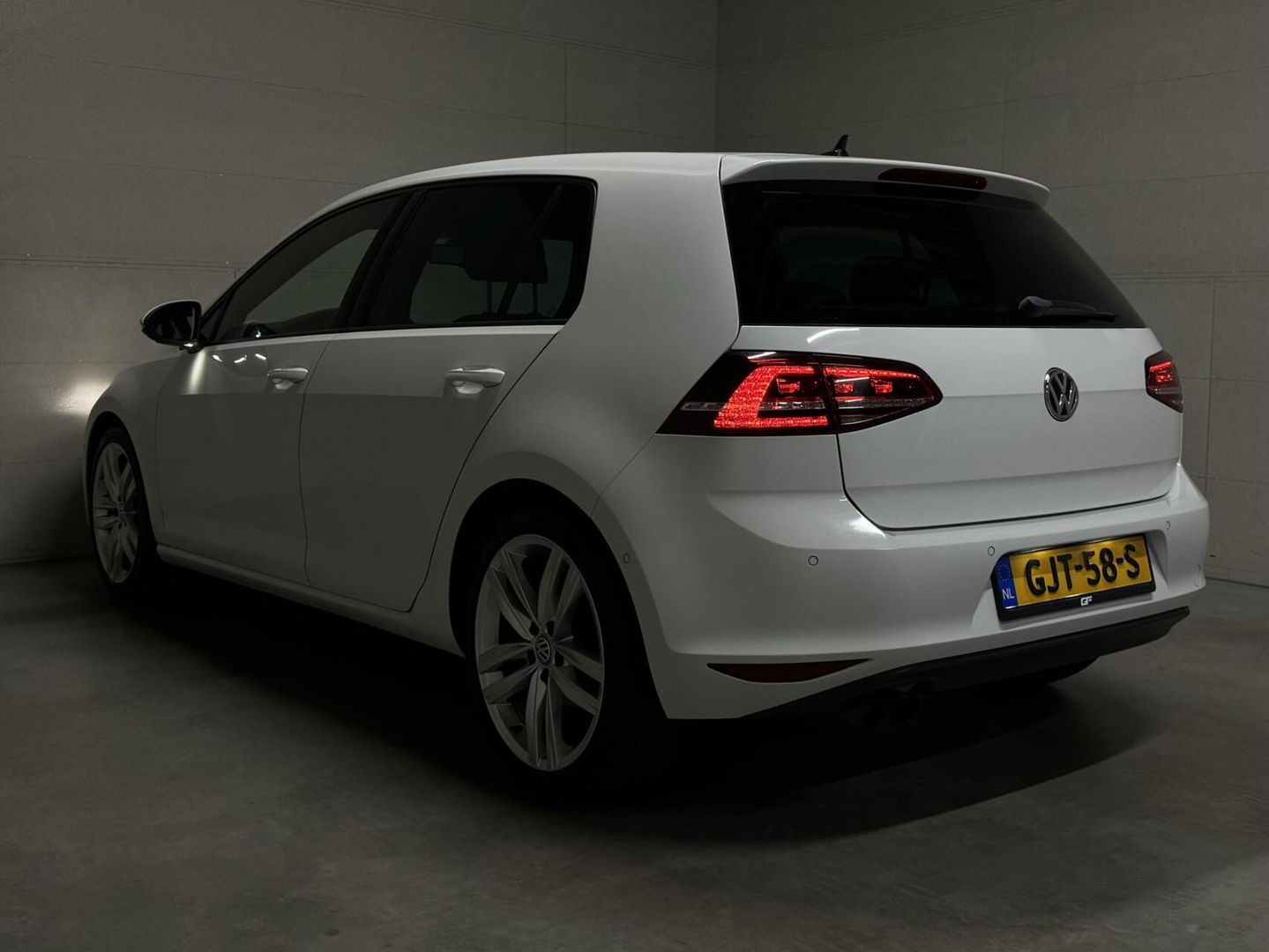Volkswagen Golf 1.4 TSI Highline R-Line Navi Cruise PDC Led