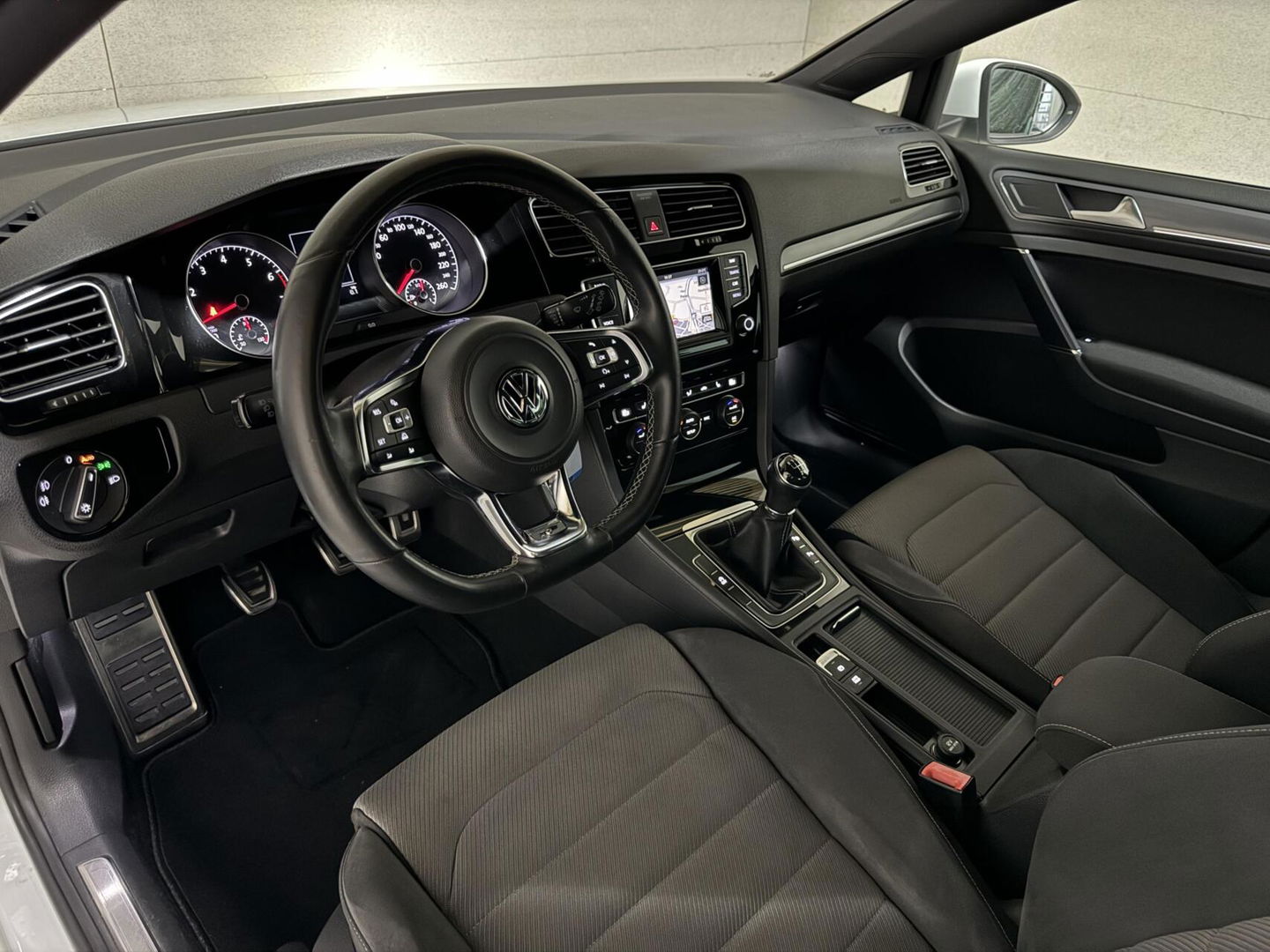Volkswagen Golf 1.4 TSI Highline R-Line Navi Cruise PDC Led