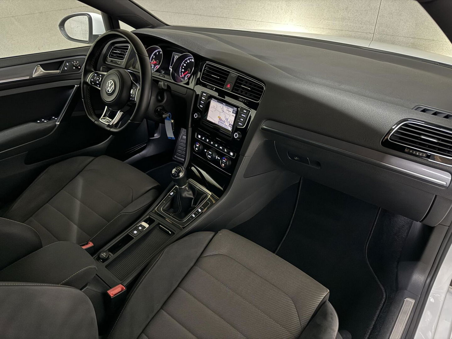 Volkswagen Golf 1.4 TSI Highline R-Line Navi Cruise PDC Led