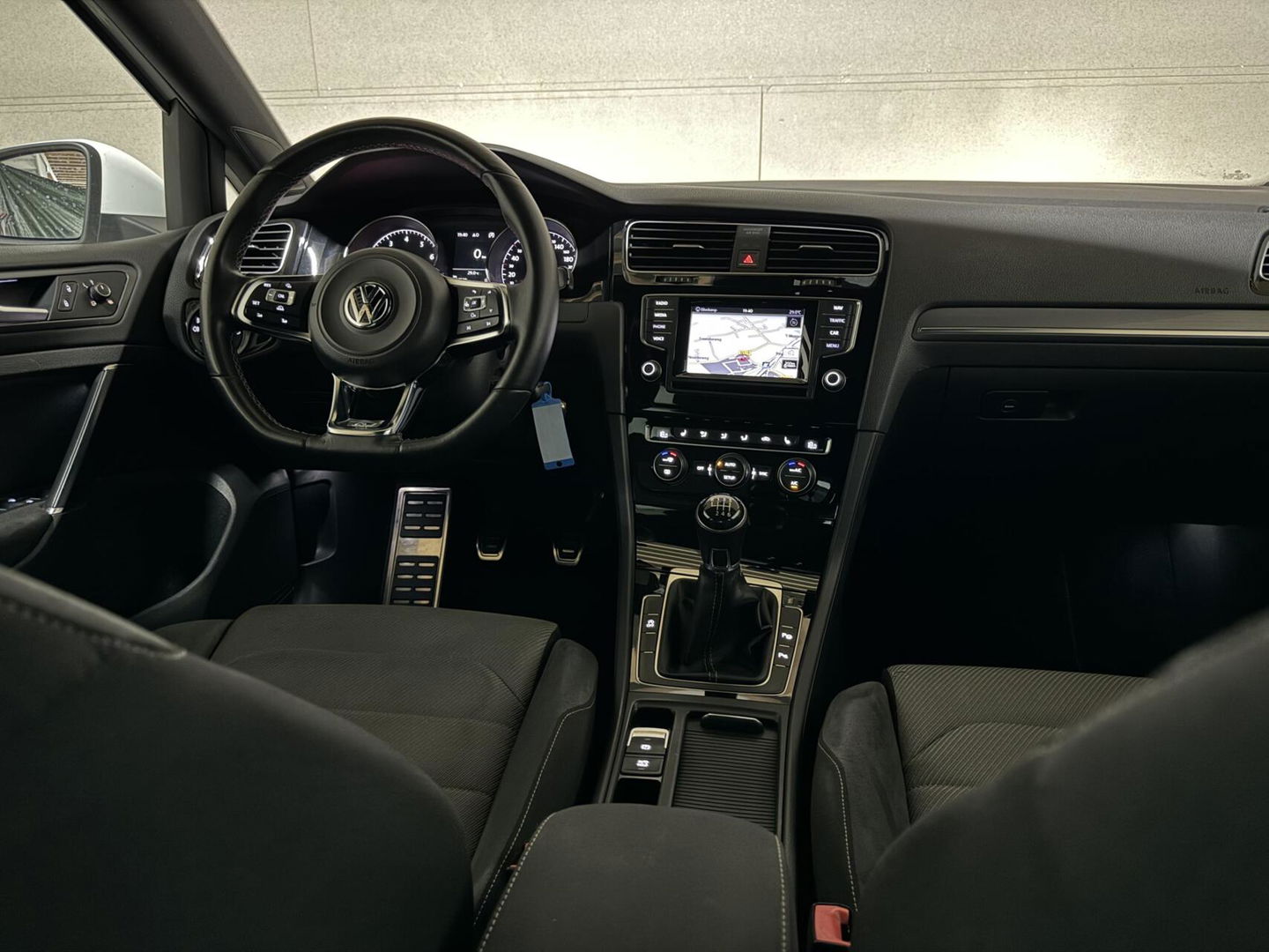 Volkswagen Golf 1.4 TSI Highline R-Line Navi Cruise PDC Led