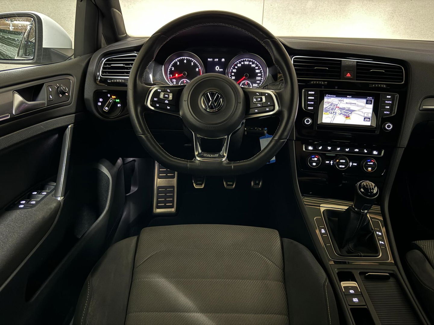 Volkswagen Golf 1.4 TSI Highline R-Line Navi Cruise PDC Led