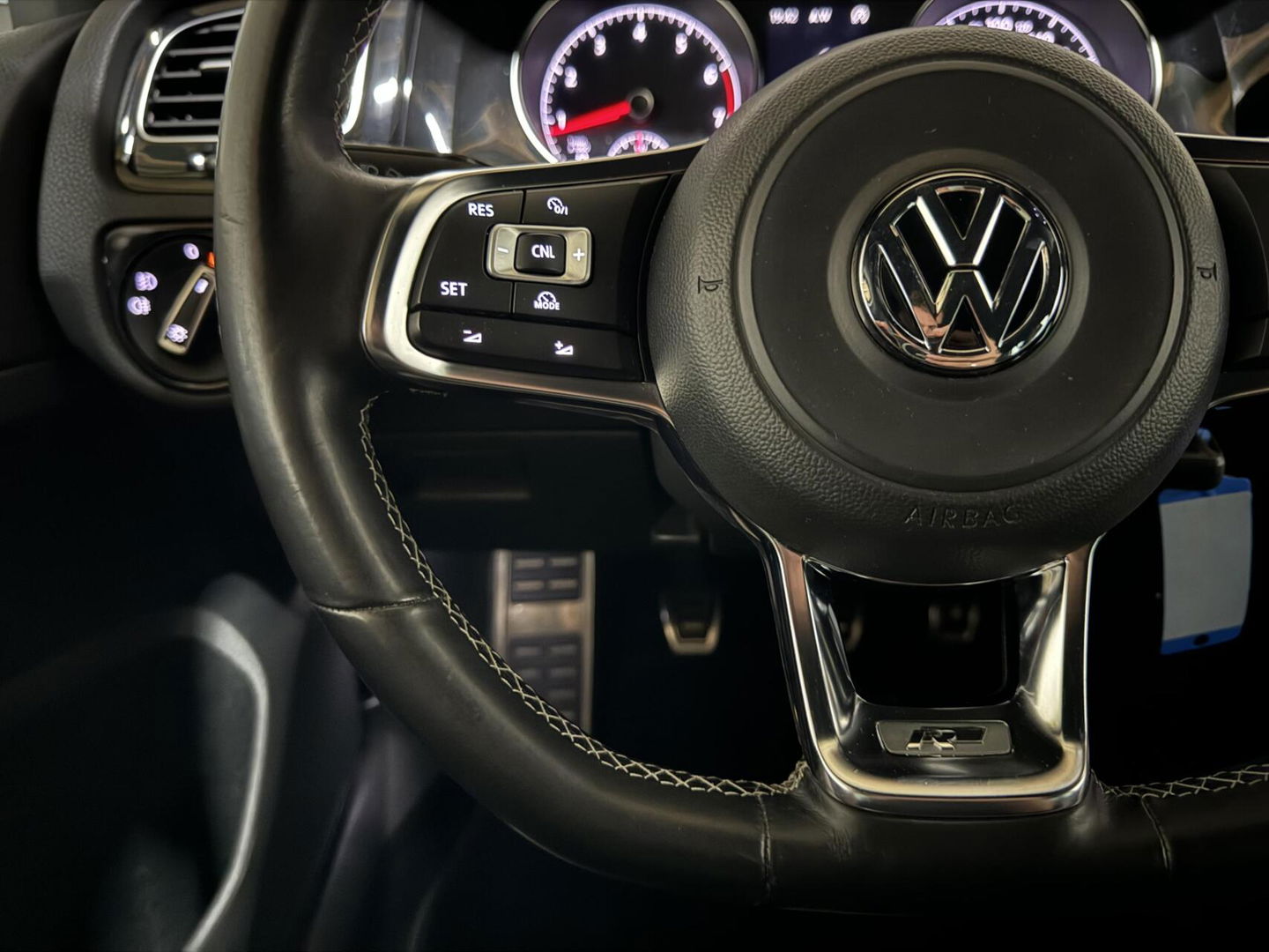 Volkswagen Golf 1.4 TSI Highline R-Line Navi Cruise PDC Led