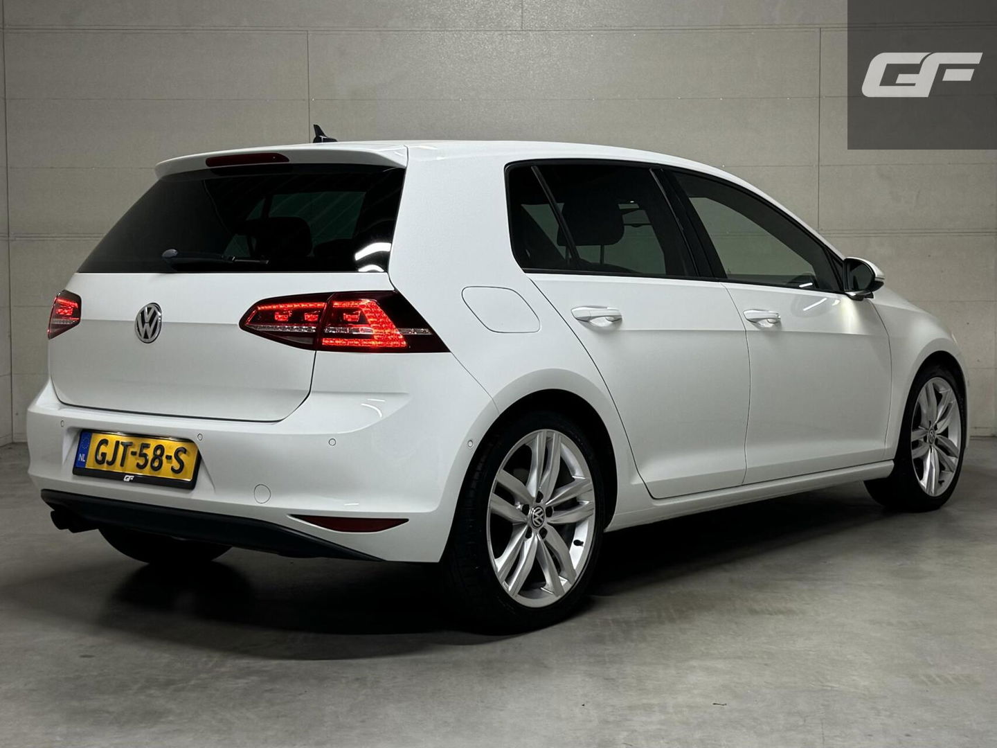 Volkswagen Golf 1.4 TSI Highline R-Line Navi Cruise PDC Led