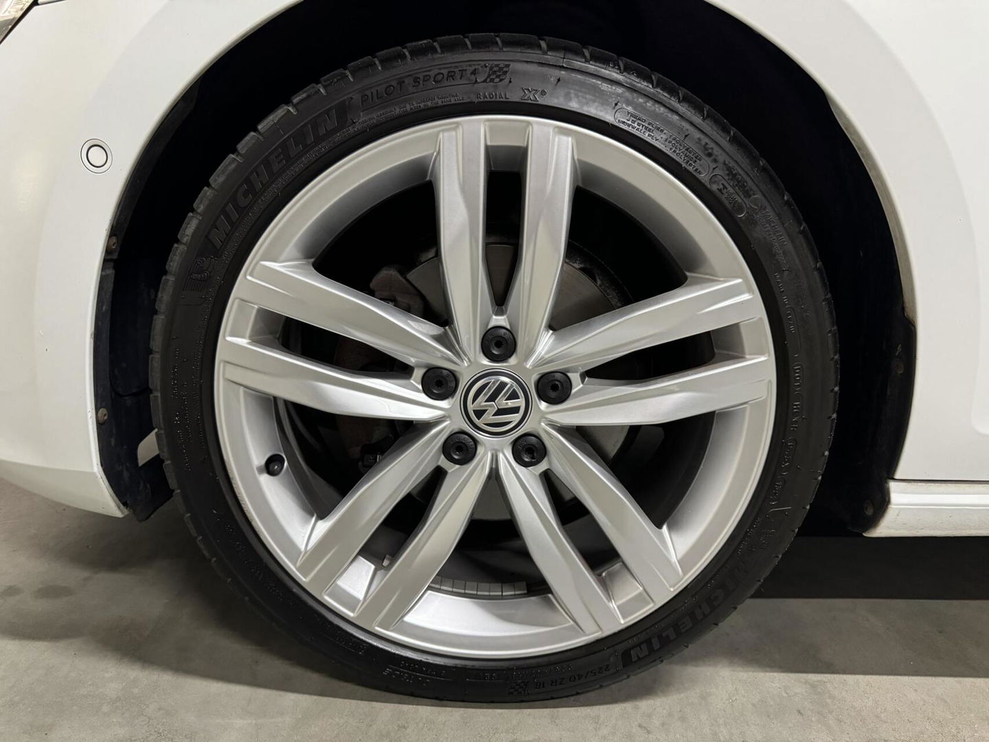 Volkswagen Golf 1.4 TSI Highline R-Line Navi Cruise PDC Led