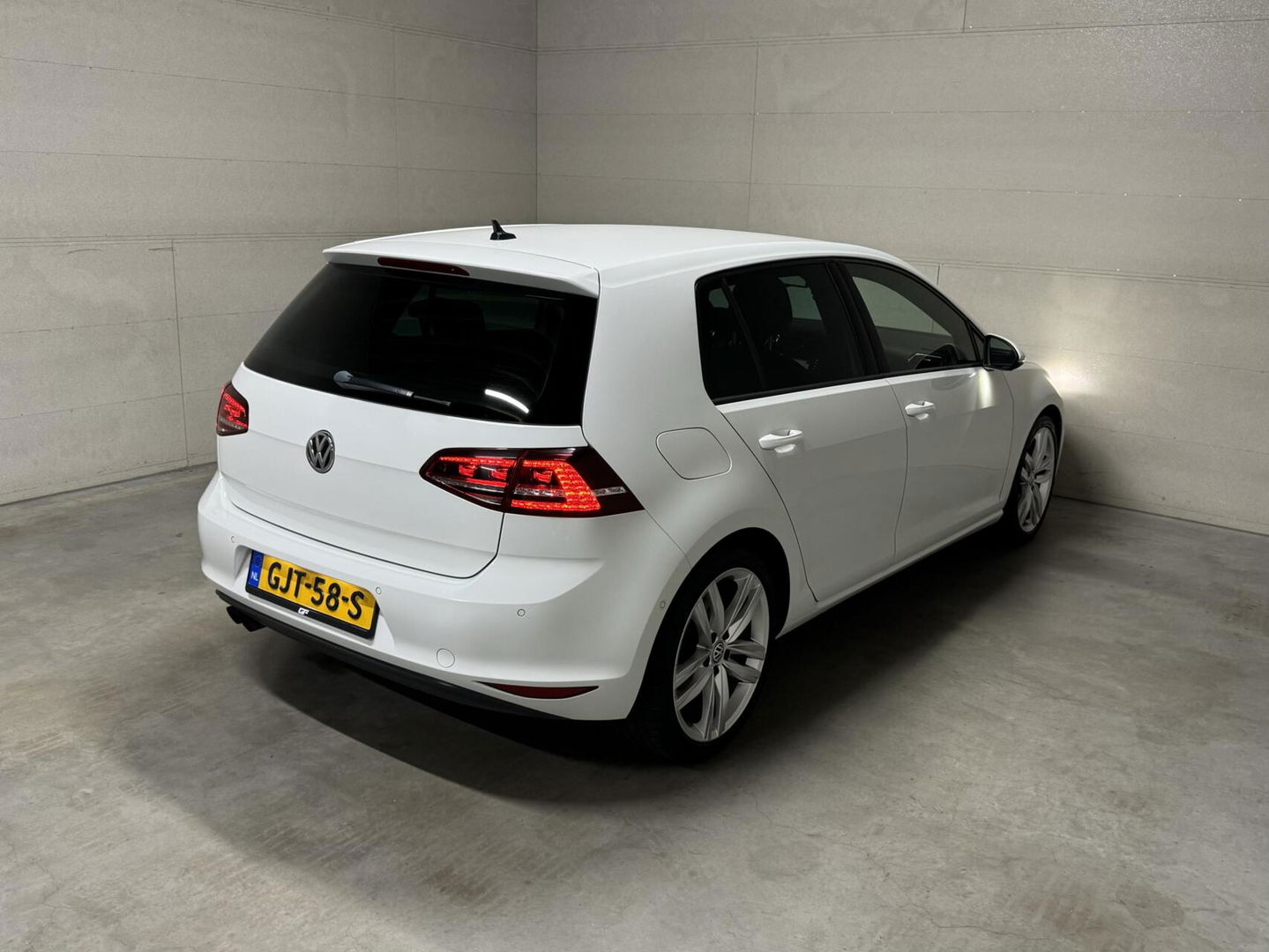 Volkswagen Golf 1.4 TSI Highline R-Line Navi Cruise PDC Led