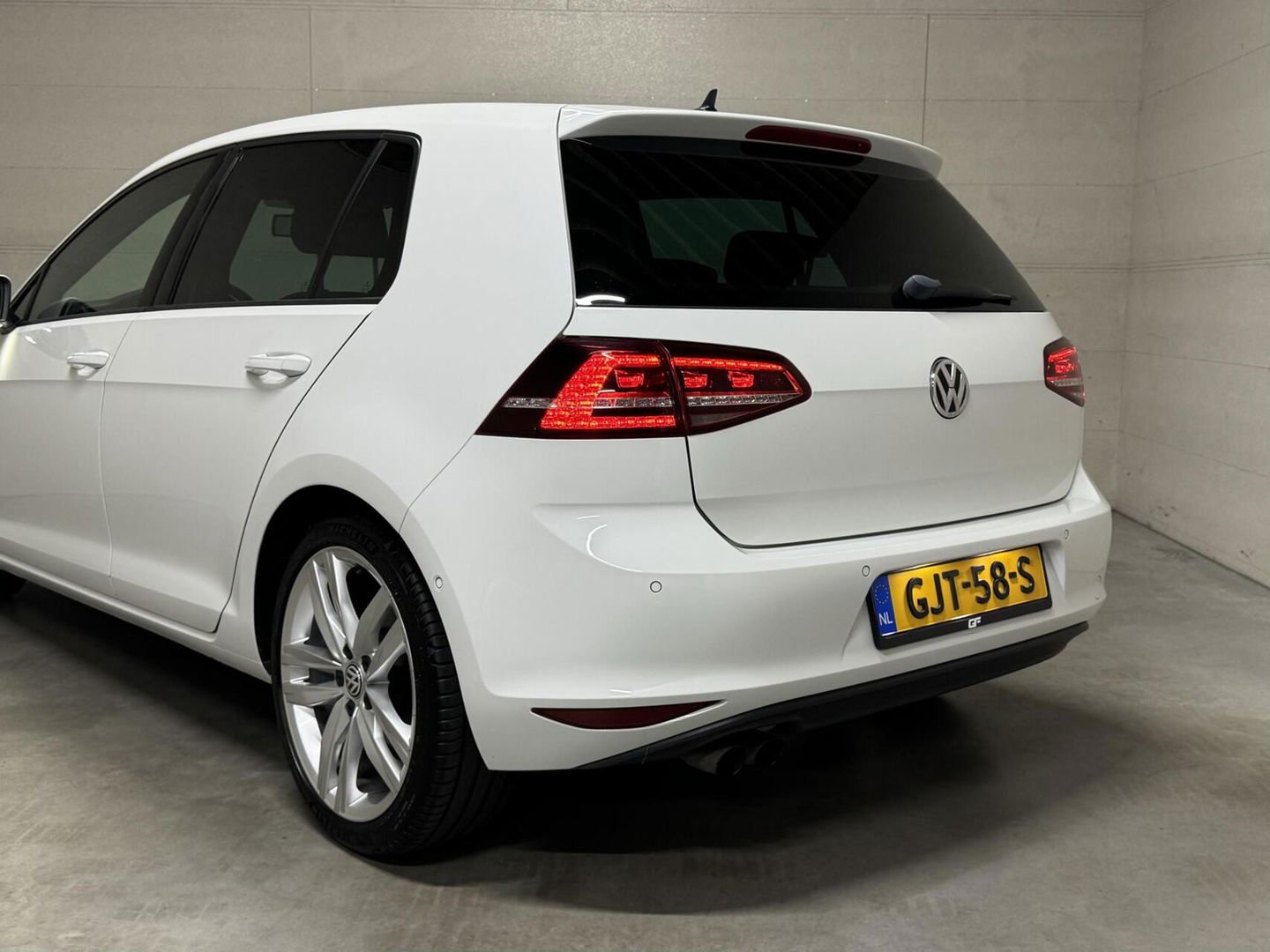 Volkswagen Golf 1.4 TSI Highline R-Line Navi Cruise PDC Led