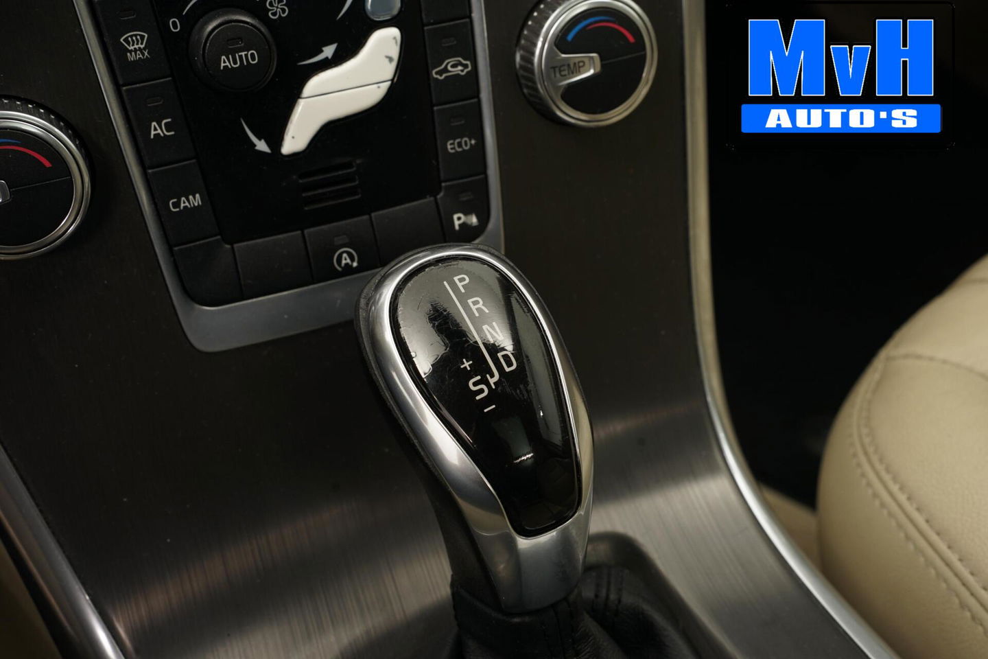 Volvo XC60 2.0 D4 FWD Summum|LUXE!|PANO|XENON|TREKH|CAMERA