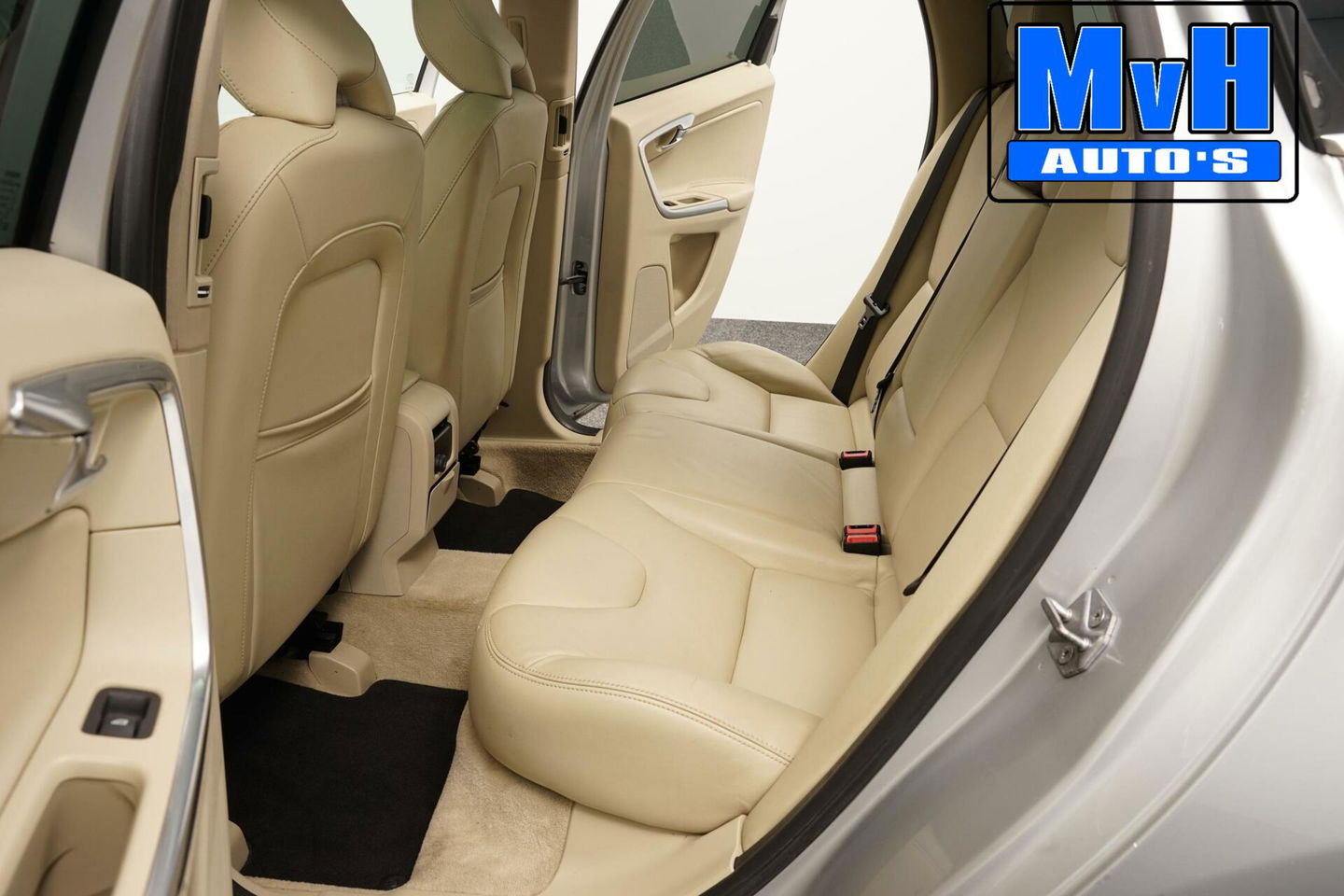 Volvo XC60 2.0 D4 FWD Summum|LUXE!|PANO|XENON|TREKH|CAMERA