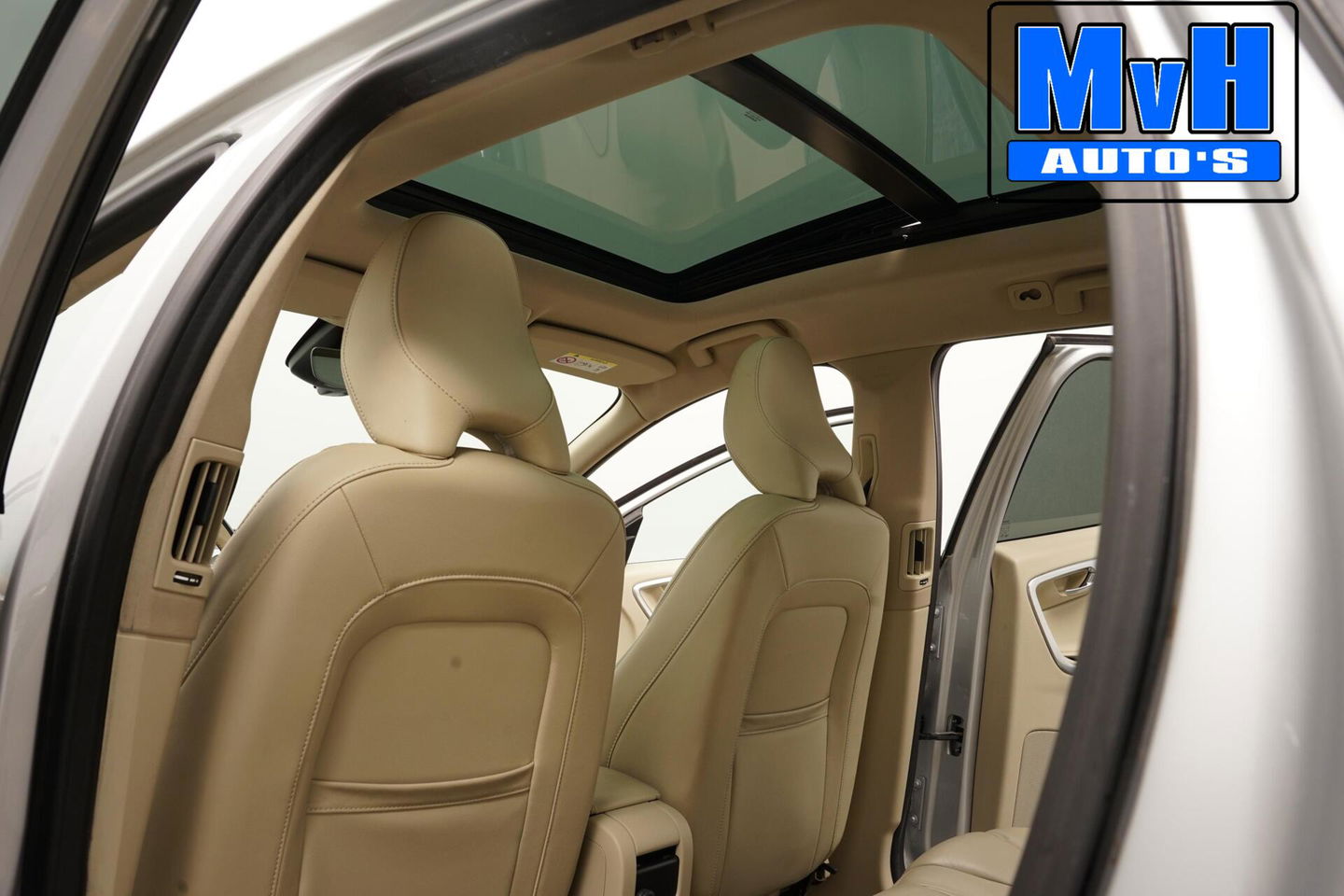 Volvo XC60 2.0 D4 FWD Summum|LUXE!|PANO|XENON|TREKH|CAMERA