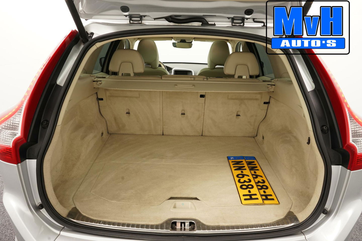 Volvo XC60 2.0 D4 FWD Summum|LUXE!|PANO|XENON|TREKH|CAMERA
