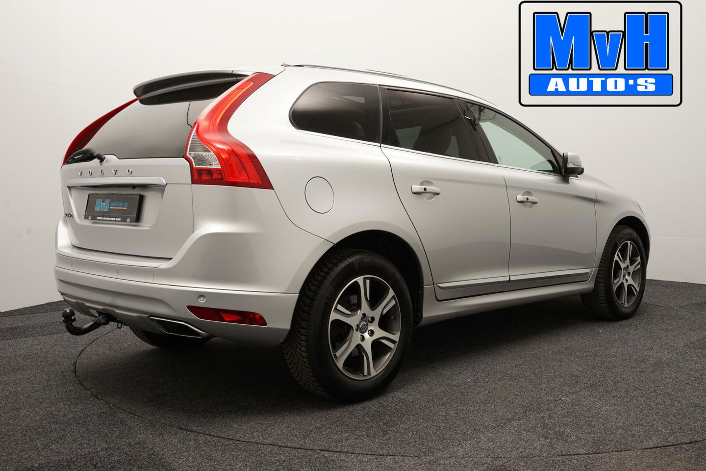 Volvo XC60 2.0 D4 FWD Summum|LUXE!|PANO|XENON|TREKH|CAMERA
