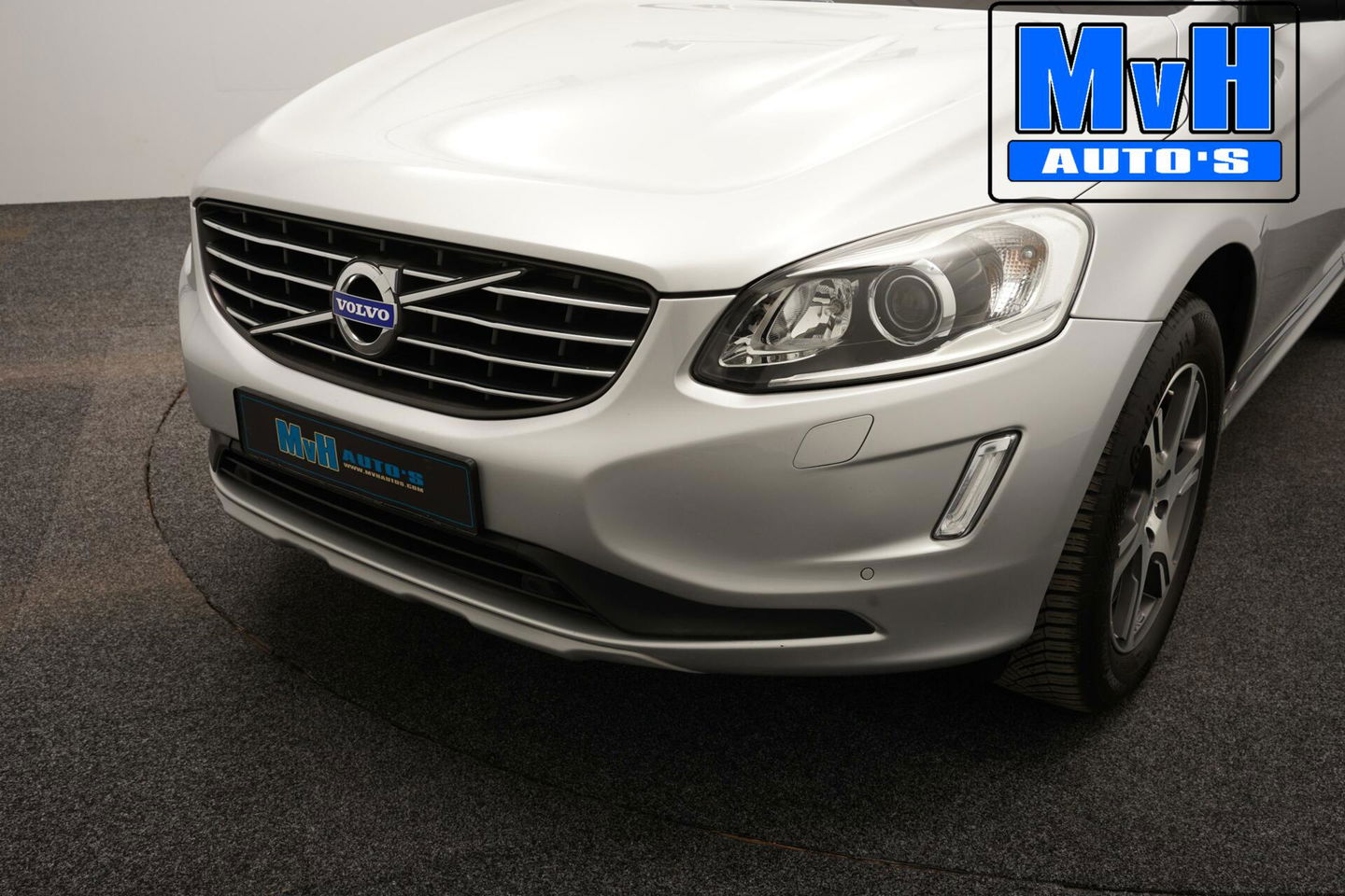 Volvo XC60 2.0 D4 FWD Summum|LUXE!|PANO|XENON|TREKH|CAMERA