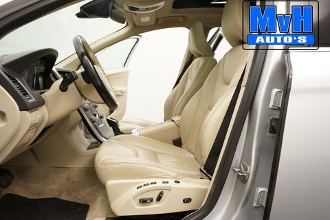 Volvo XC60 2.0 D4 FWD Summum|LUXE!|PANO|XENON|TREKH|CAMERA