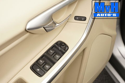 Volvo XC60 2.0 D4 FWD Summum|LUXE!|PANO|XENON|TREKH|CAMERA