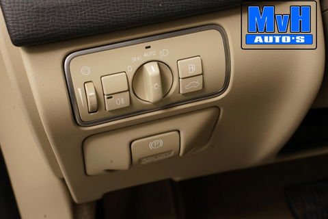 Volvo XC60 2.0 D4 FWD Summum|LUXE!|PANO|XENON|TREKH|CAMERA