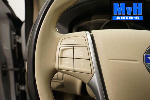 Volvo XC60 2.0 D4 FWD Summum|LUXE!|PANO|XENON|TREKH|CAMERA