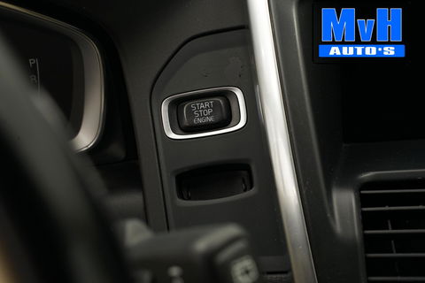 Volvo XC60 2.0 D4 FWD Summum|LUXE!|PANO|XENON|TREKH|CAMERA