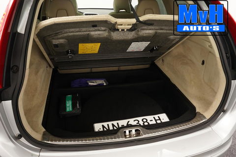 Volvo XC60 2.0 D4 FWD Summum|LUXE!|PANO|XENON|TREKH|CAMERA