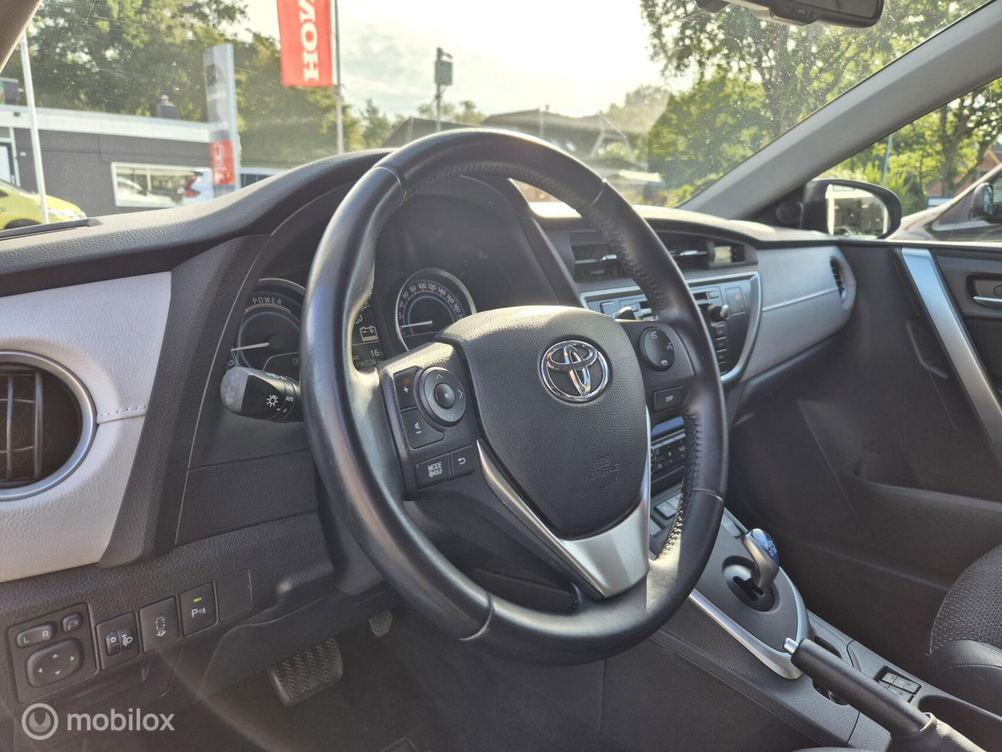 Toyota Auris 1.8 Hybrid Executive, Navi, Camera, Clima, 17''