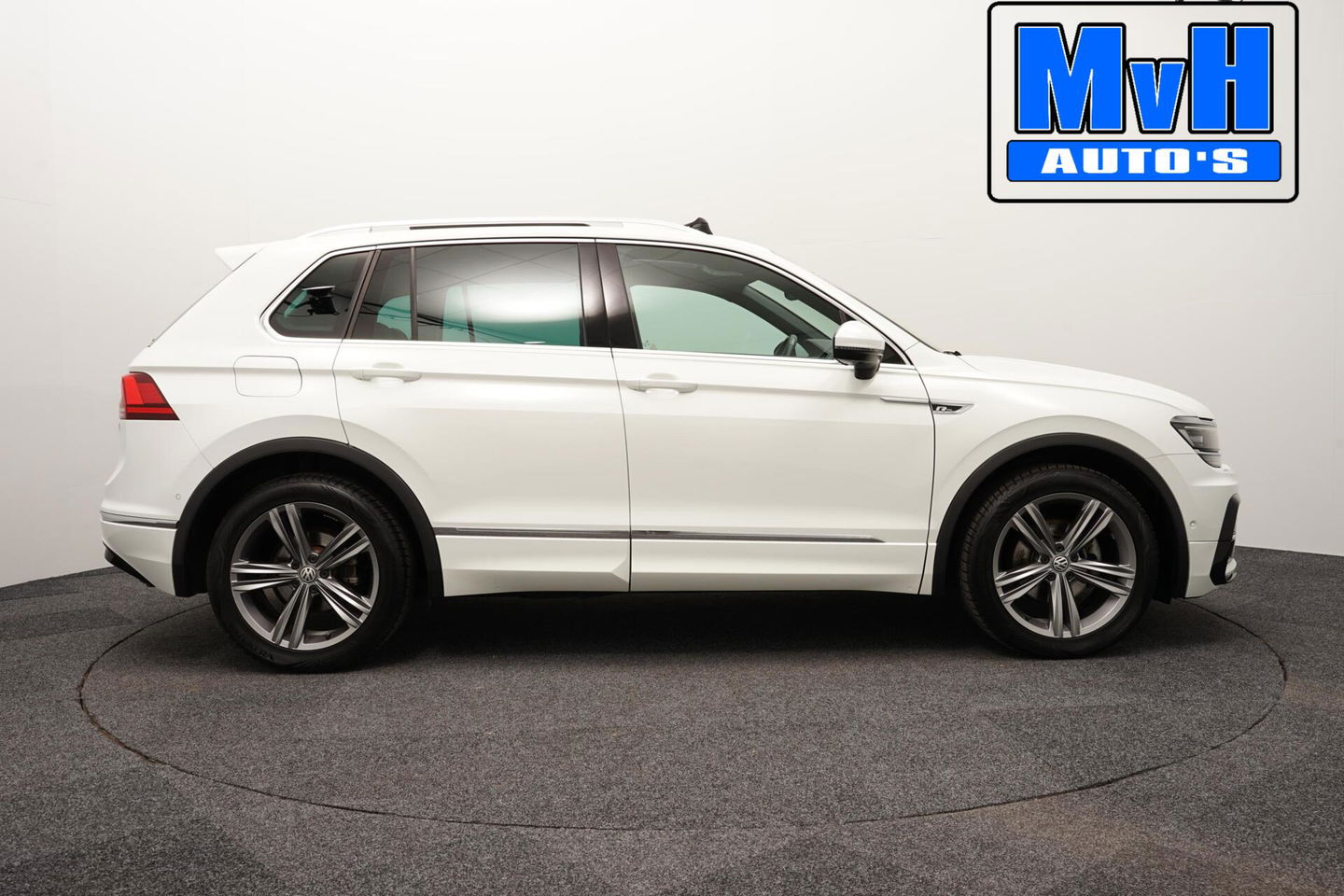 Volkswagen Tiguan 1.4 TSI ACT R-Line|180PK|PANO|VIRTUAL|CAMERA