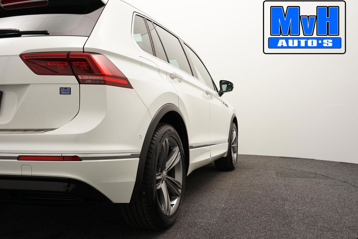 Volkswagen Tiguan 1.4 TSI ACT R-Line|180PK|PANO|VIRTUAL|CAMERA