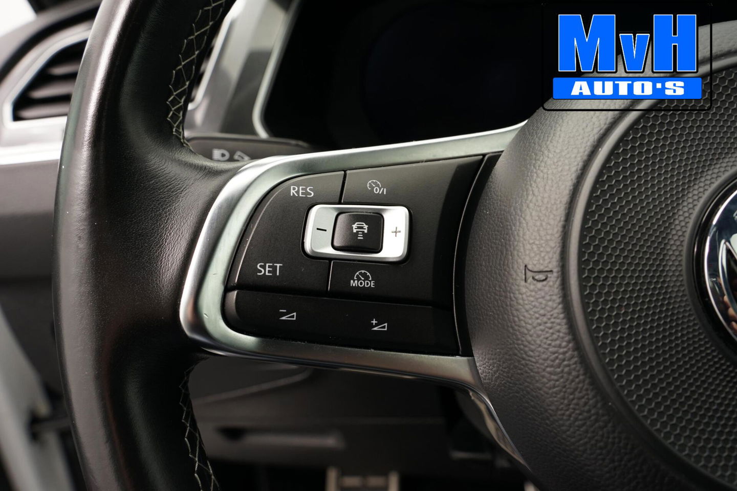 Volkswagen Tiguan 1.4 TSI ACT R-Line|180PK|PANO|VIRTUAL|CAMERA