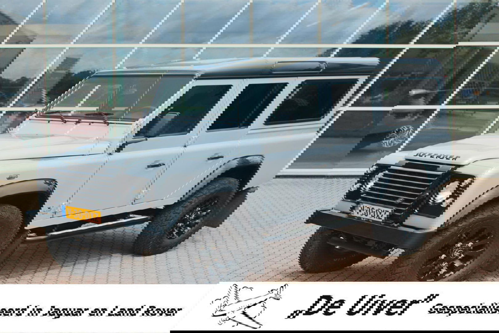 Land Rover Defender De Uiver Special 2.2 D SW 110" Eastnor De Uiver Special 7-seater incl. Full Opties + 24 maanden Garantie*