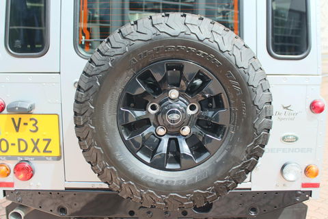 Land Rover Defender De Uiver Special 2.2 D SW 110" Eastnor De Uiver Special 7-seater