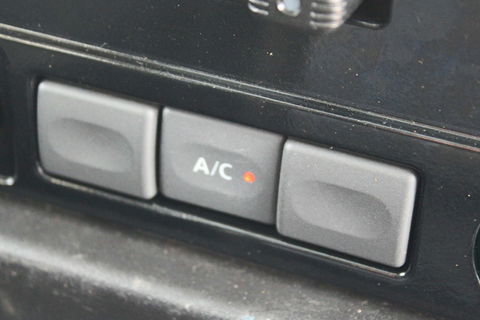 Land Rover Defender 2.4 TD 90 SW De Uiver Special + Airconditioning incl. Full Opties