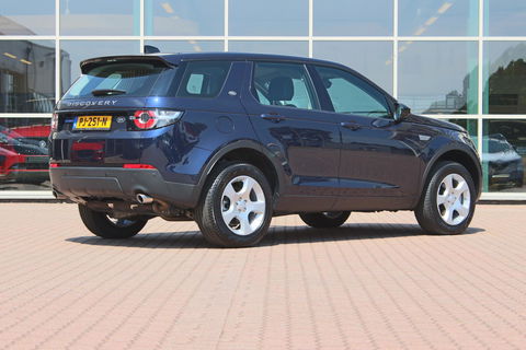 Land Rover Discovery Sport 2.0 eD4 E-Capability 150pk 2WD 5p. Pure LAND ROVER Discovery Sport 2.0 eD4 E-Capability 150pk 2WD 5p. Pure